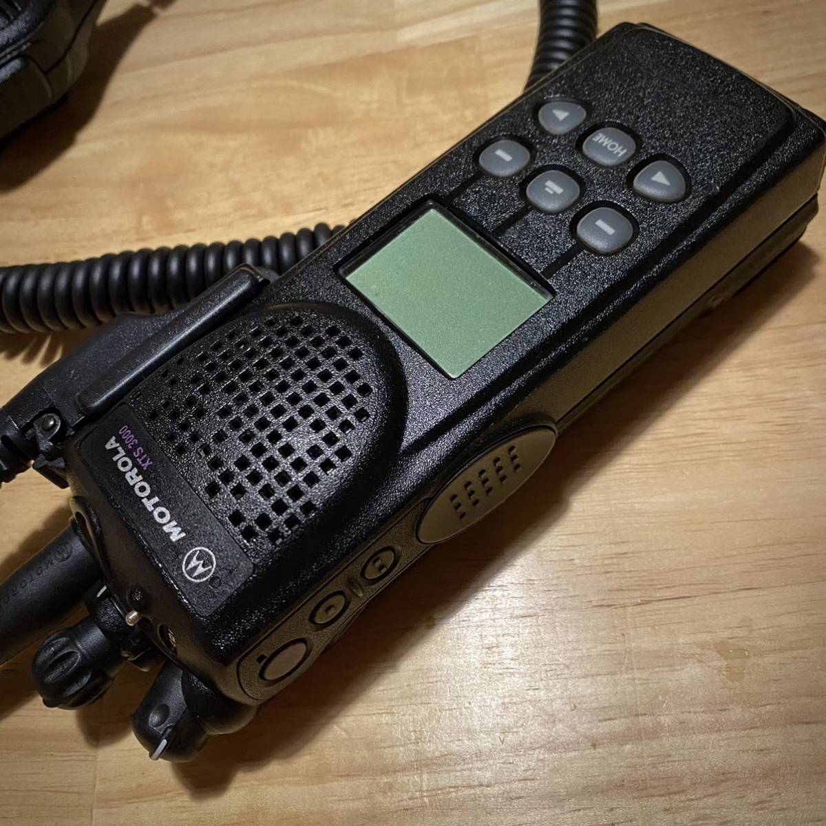 極美品 実物 MOTOROLA XTS3000 MODEL 2 無線機 モトローラ　実働 POLICE FBI ODA NYPD LAPD 放出品  SWAT xts3000