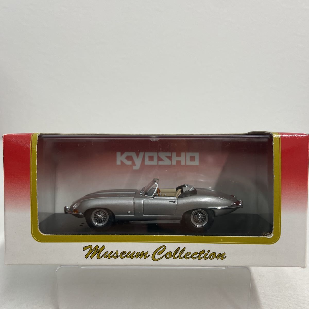 京商ミュージアムコレクション 1/43 Jaguar E-type Roadster Silver ジャガー Eタイプ ロードスター シルバー 英国 旧車 ミニカーの画像1