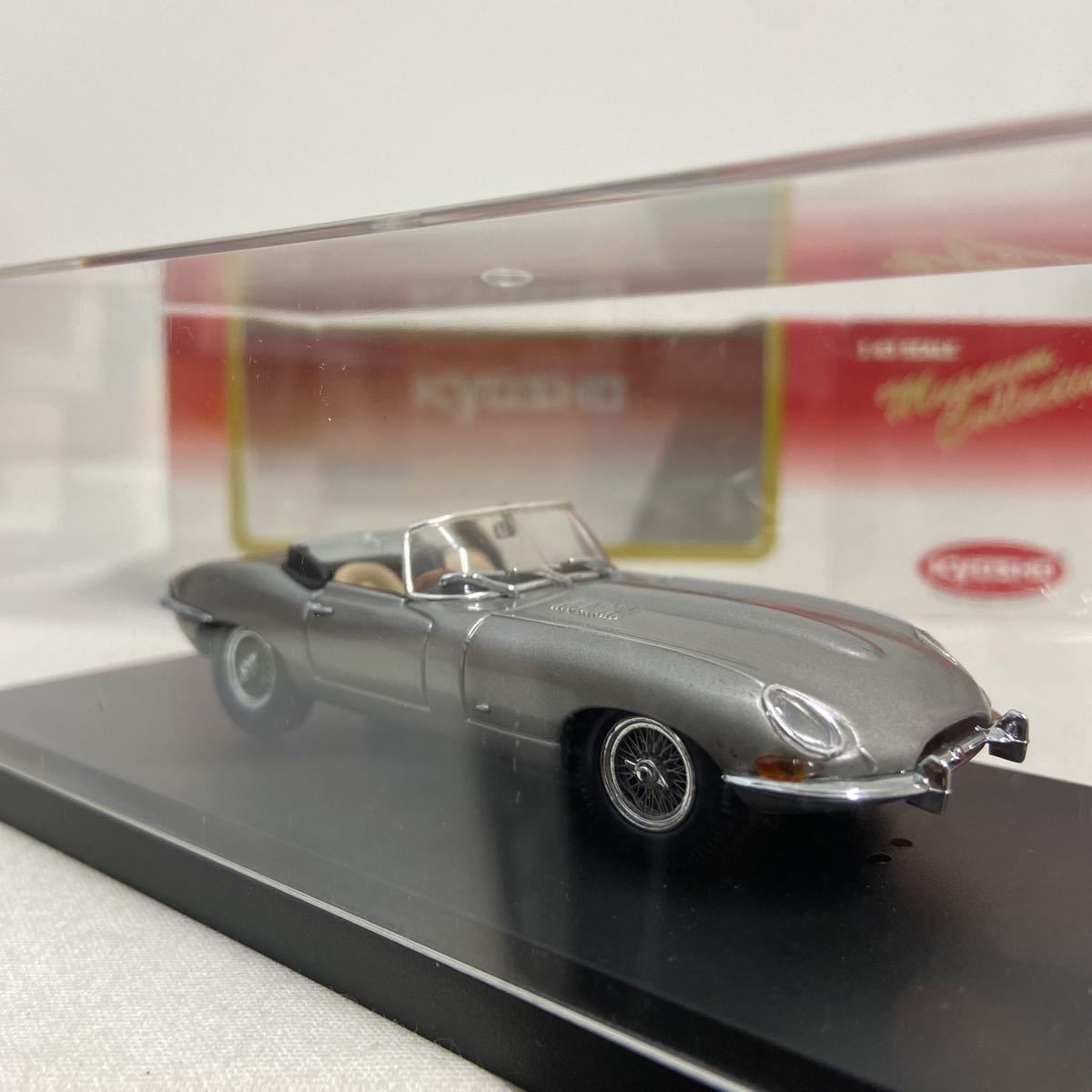 京商ミュージアムコレクション 1/43 Jaguar E-type Roadster Silver ジャガー Eタイプ ロードスター シルバー 英国 旧車 ミニカーの画像7