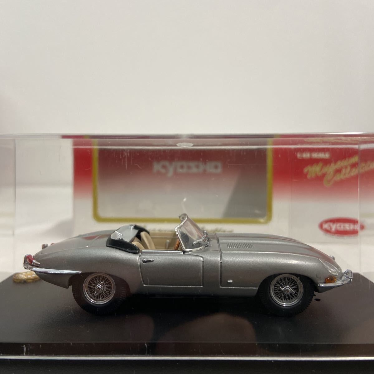 京商ミュージアムコレクション 1/43 Jaguar E-type Roadster Silver ジャガー Eタイプ ロードスター シルバー 英国 旧車 ミニカーの画像6