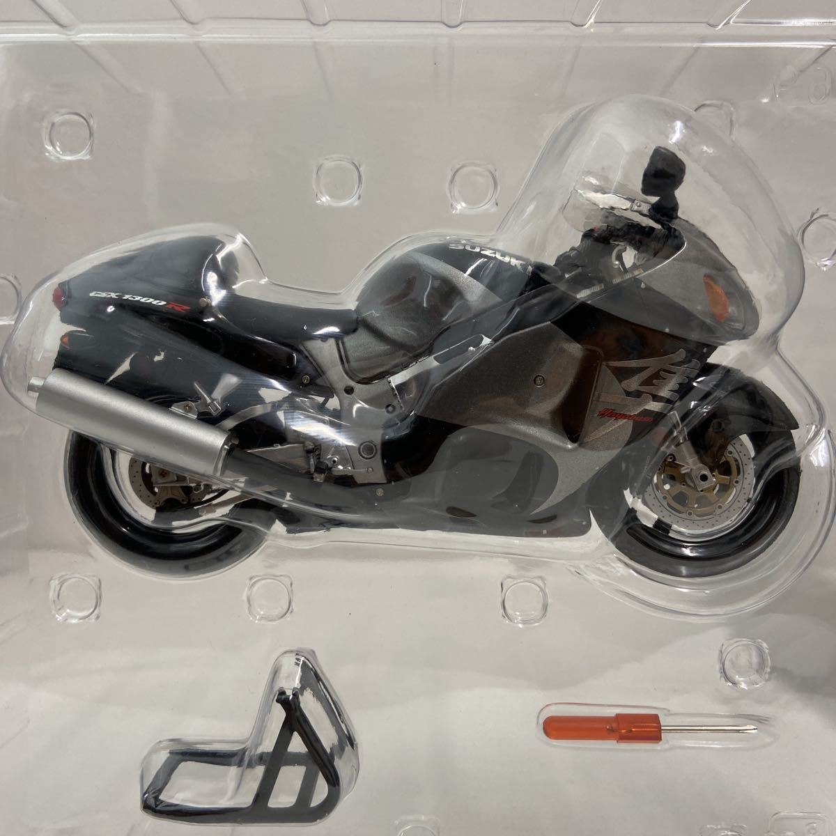 タミヤ 1/12 SUZUKI 隼 GSX1300R 2001年 マスターワーク タミヤ 1/12 SUZUKI 隼 GSX1300R 2001年 マスターワーク