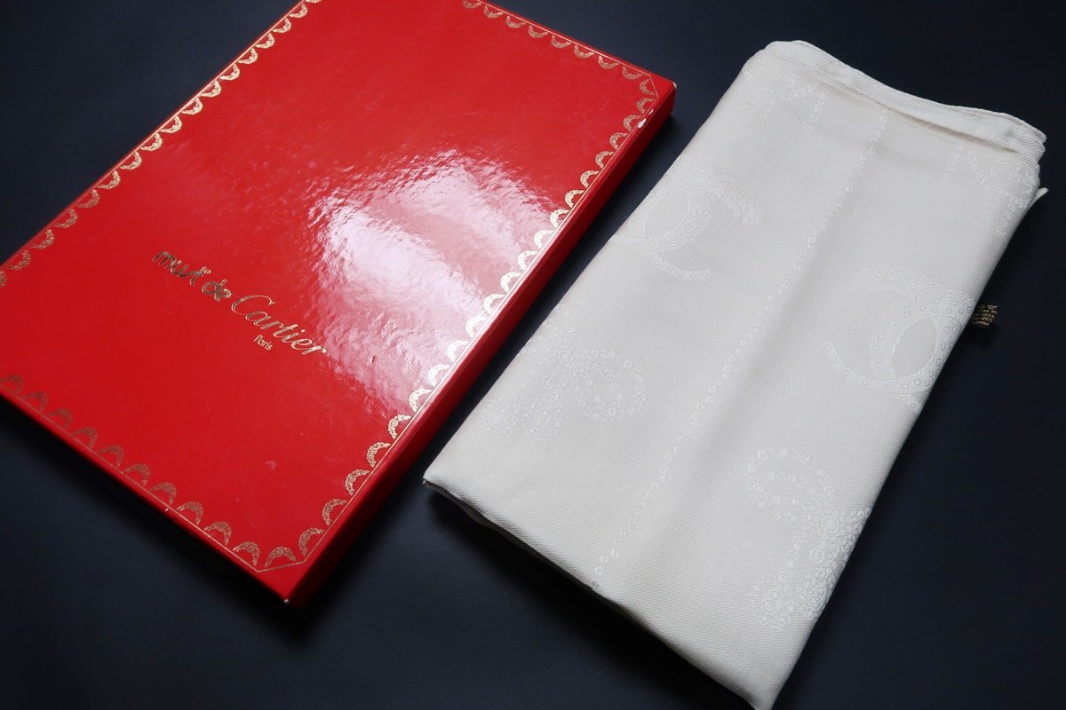 【超美品】Cartier カルティエ 大判スカーフ ストール ブランド小物 140×140 シルク60％ ウール100％ ベージュ系【KW95】_画像1