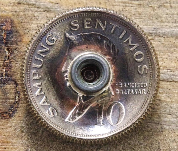 ◎コンチョ ネジ式　フィリピン　10センタボ　盾　17mm　ネジ式 ボタン コイン_画像2