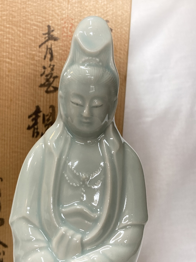 観音像 伊万里焼青磁観音像 八代 小笠原長春 738 観音像 伊万里焼青磁観音像 八代 小笠原長春 738