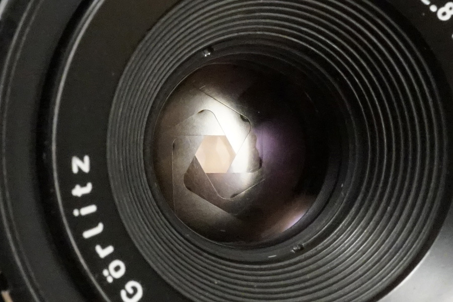 Meyer-Optik Görlitz (マイヤーオプティック・ゲルリッツ)　旧東ドイツ製標準レンズ　Domiplan 50mm/f2.8 zebra（超美品/整備済）M42_絞り羽根が閉じる際は完璧に正六角形維持。