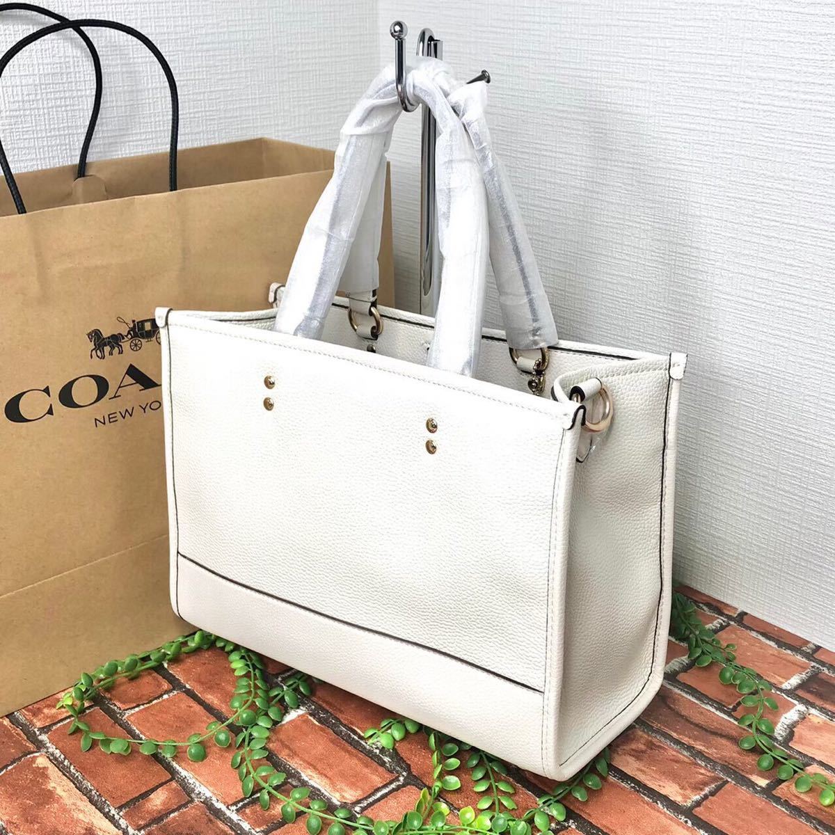 新品》COACH トート ハンドバッグ ショルダーバッグ 丸ロゴ 白
