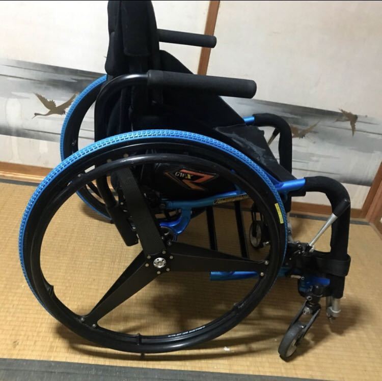 OX製 カーボンホイール　アームレスト　折りたたみ　軽量　車椅子 車いす 車イス 自走式　オーエックスエンジニアリング　ニッシンスロープ_画像9