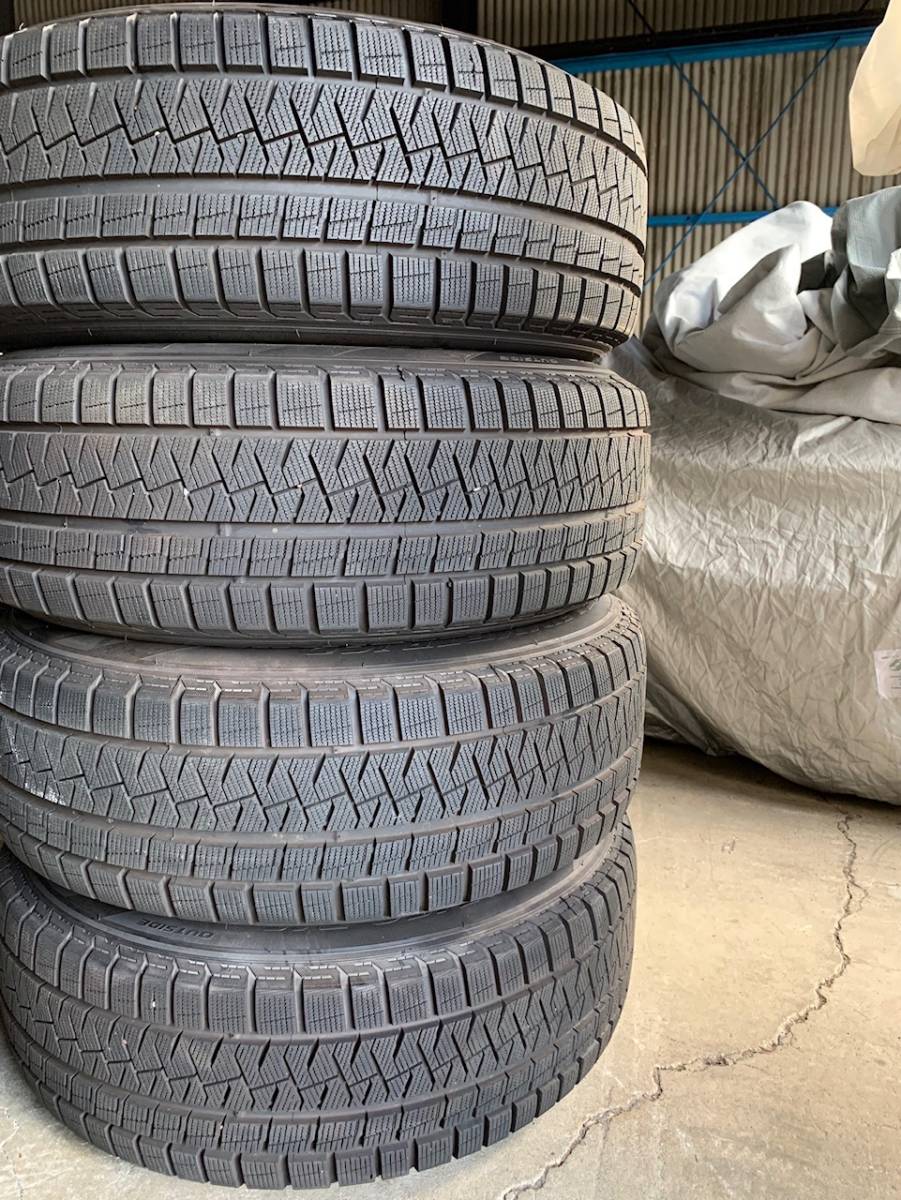 使用走行1,000km未満 ポルシェ マカン TECMAG テクマグ ピレリ アイスアシンメトリコ 235/60R18 107Q スタッドレスタイヤホイール4本セット_画像6