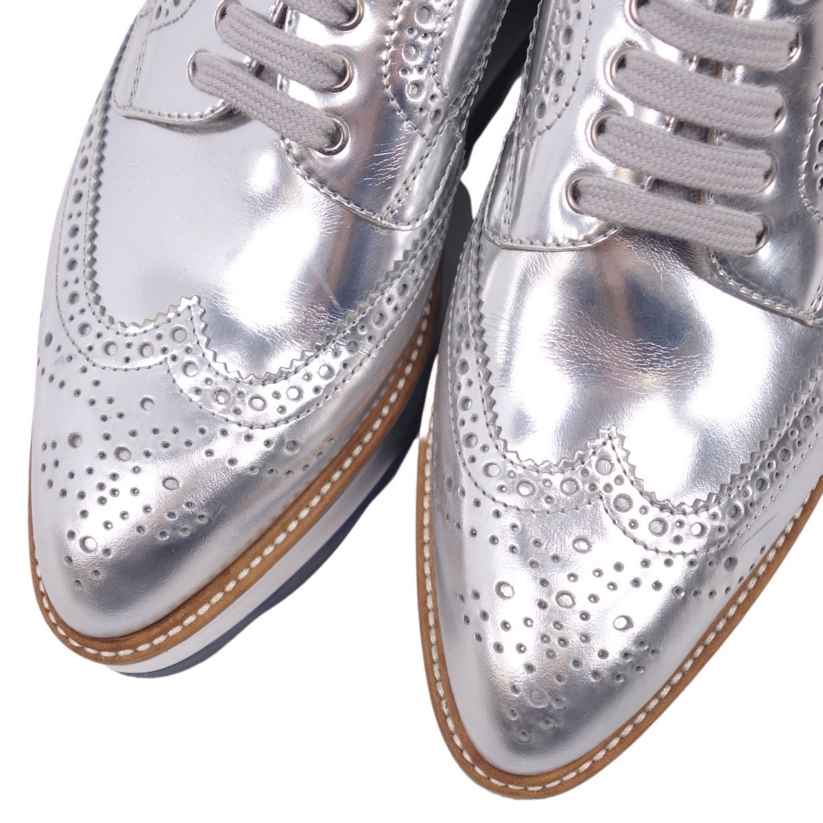 新品 プラダ シルバー レースアップシューズ PRADA comunidadaledar.org