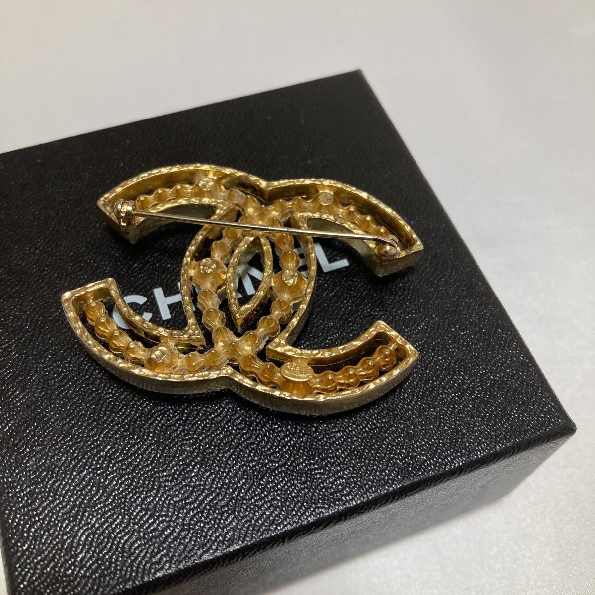 CHANEL シャネル 02A ココマーク ラインパール ブローチ ゴールド