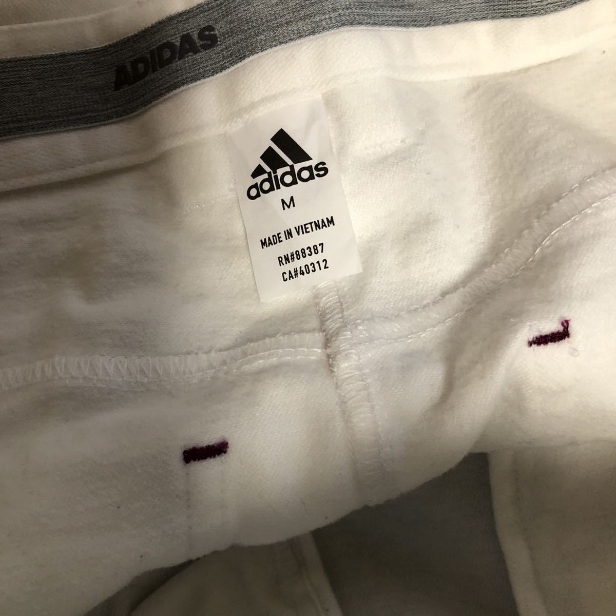 【adidas】アディダス ゴルフスカート サイズM ホワイト ストレッチ素材 送料無料！