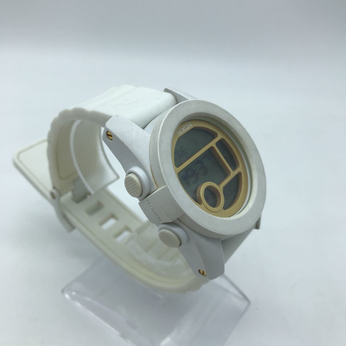 NIXON ニクソン THE UNIT 40 腕時計 クオーツ デジタル 白 動作品_画像2