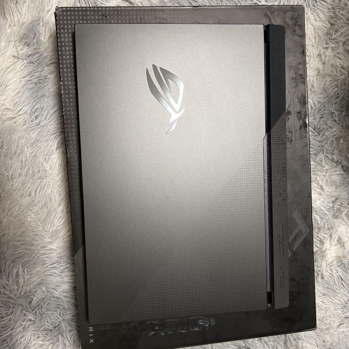 箱、説明書あります。ASUSTek ゲーミングノートパソコンROG Strix G17