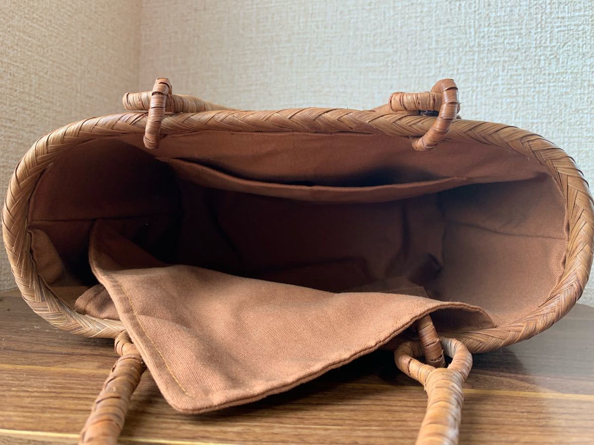 山葡萄 カゴバッグ 乱れ編み、三つ編み【チャーム・たわし付き