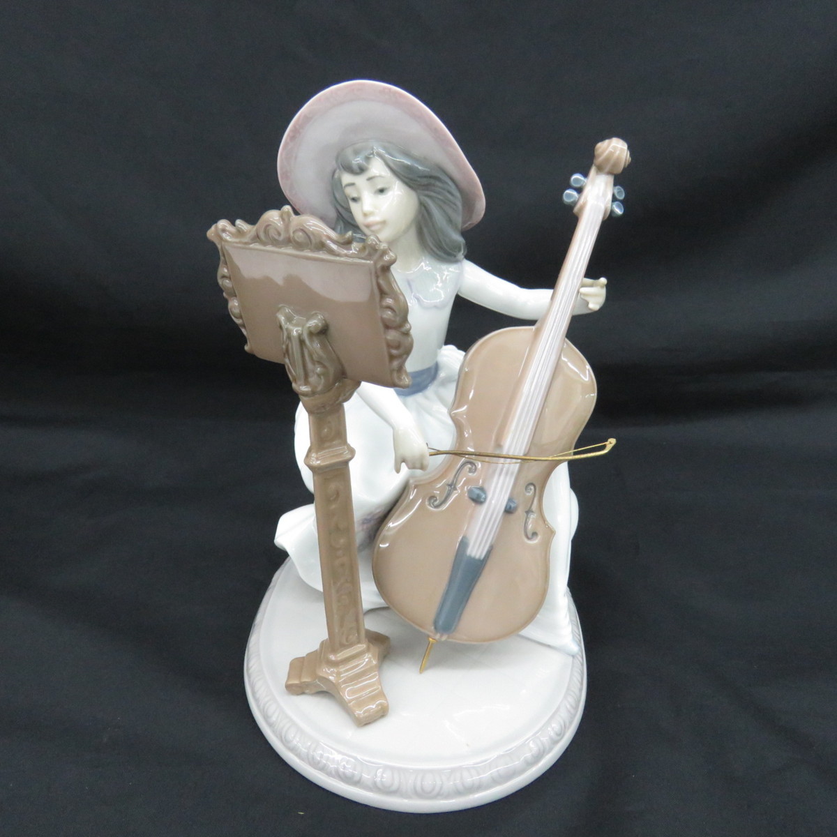 品】LLADRO リヤドロ チェロを弾く少女 6332 陶器 フィギュリン