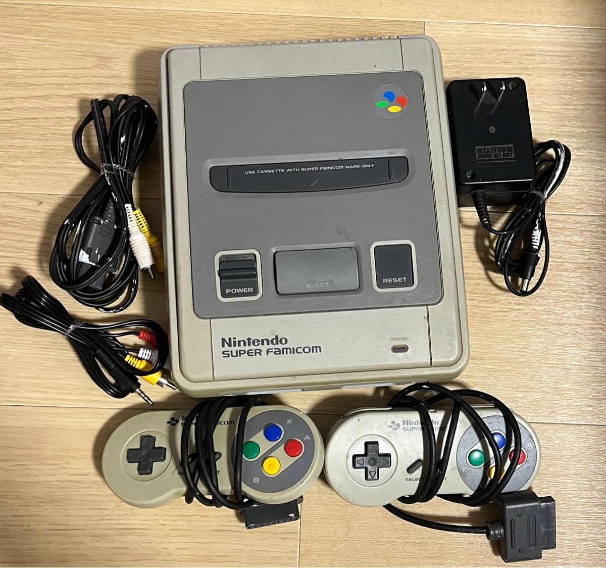 現金特価】 スーパーファミコン本体 +ソフト13本 家庭用ゲーム本体
