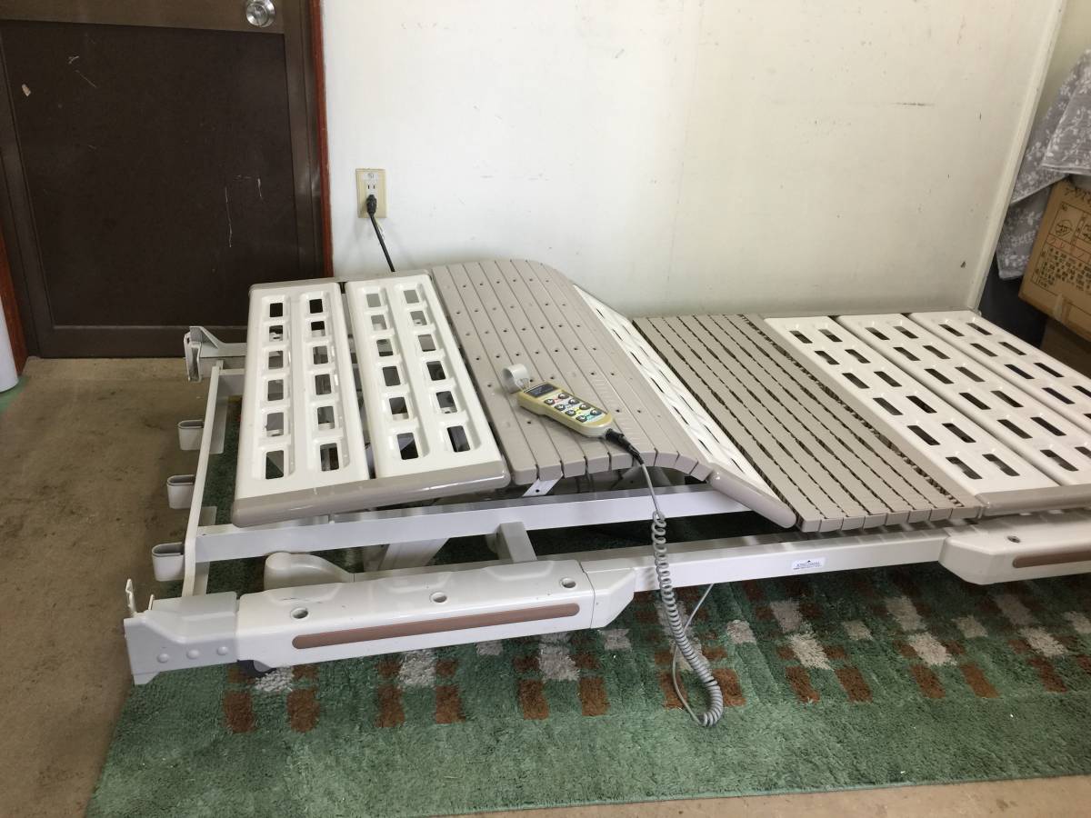 完動品】 パラマウントベッド 3モーター式 電動ベッド 電動介護ベッド