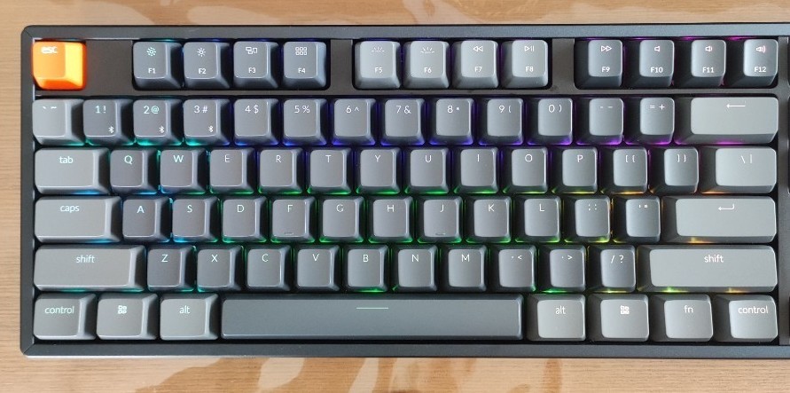 美品 赤軸 キークロン Keychron K10 US配列 ホットスワップ アルミフレーム RGBバックライト パームレスト付き