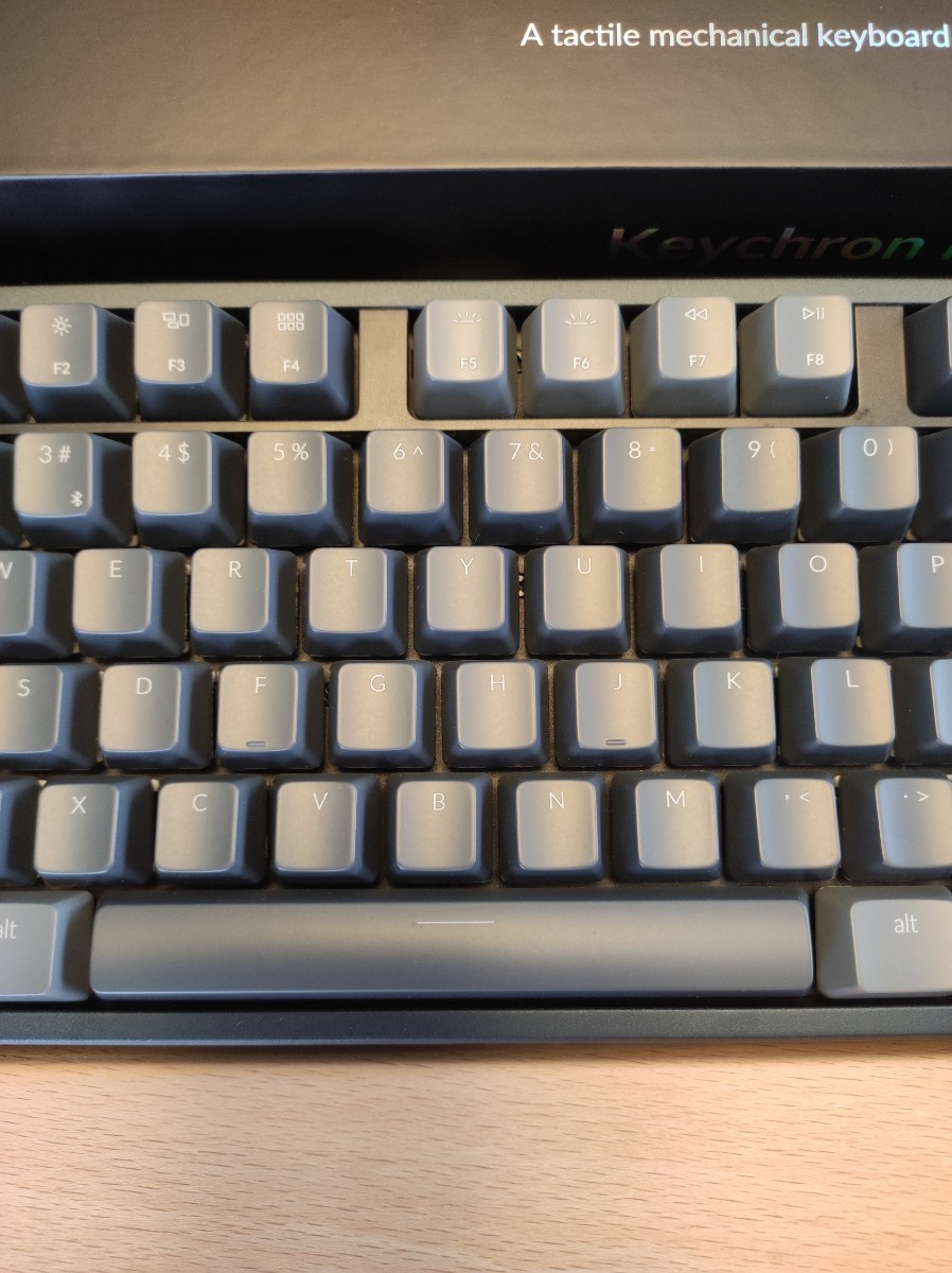 美品 赤軸 キークロン Keychron K10 US配列 ホットスワップ アルミフレーム RGBバックライト パームレスト付き