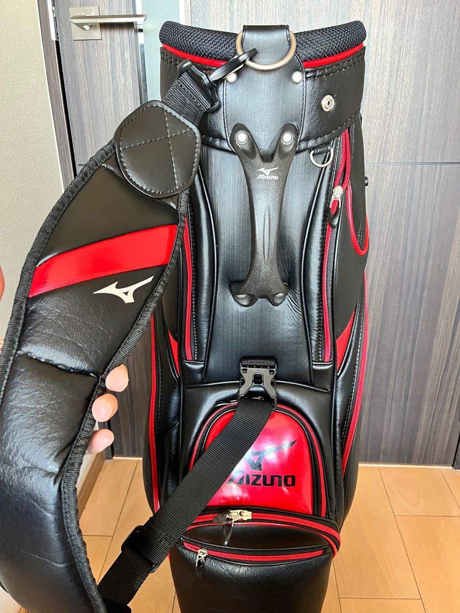超美品 ミズノ MIZUNO キャディバッグ レザー調 黒×赤 軽量 超美品 ミズノ MIZUNO キャディバッグ レザー調 黒×赤 軽量