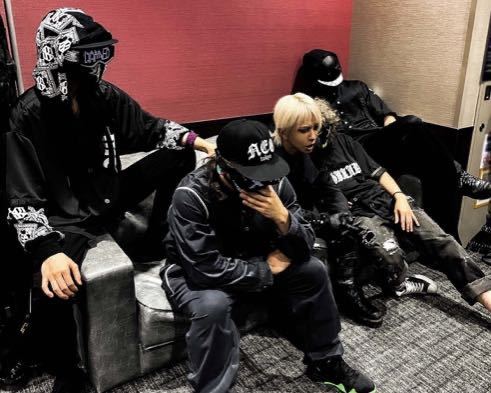 HYDE着 即決 SWITCHBLADE スイッチブレード HYDE コラボ HYDE着 即決 SWITCHBLADE スイッチブレード HYDE コラボ