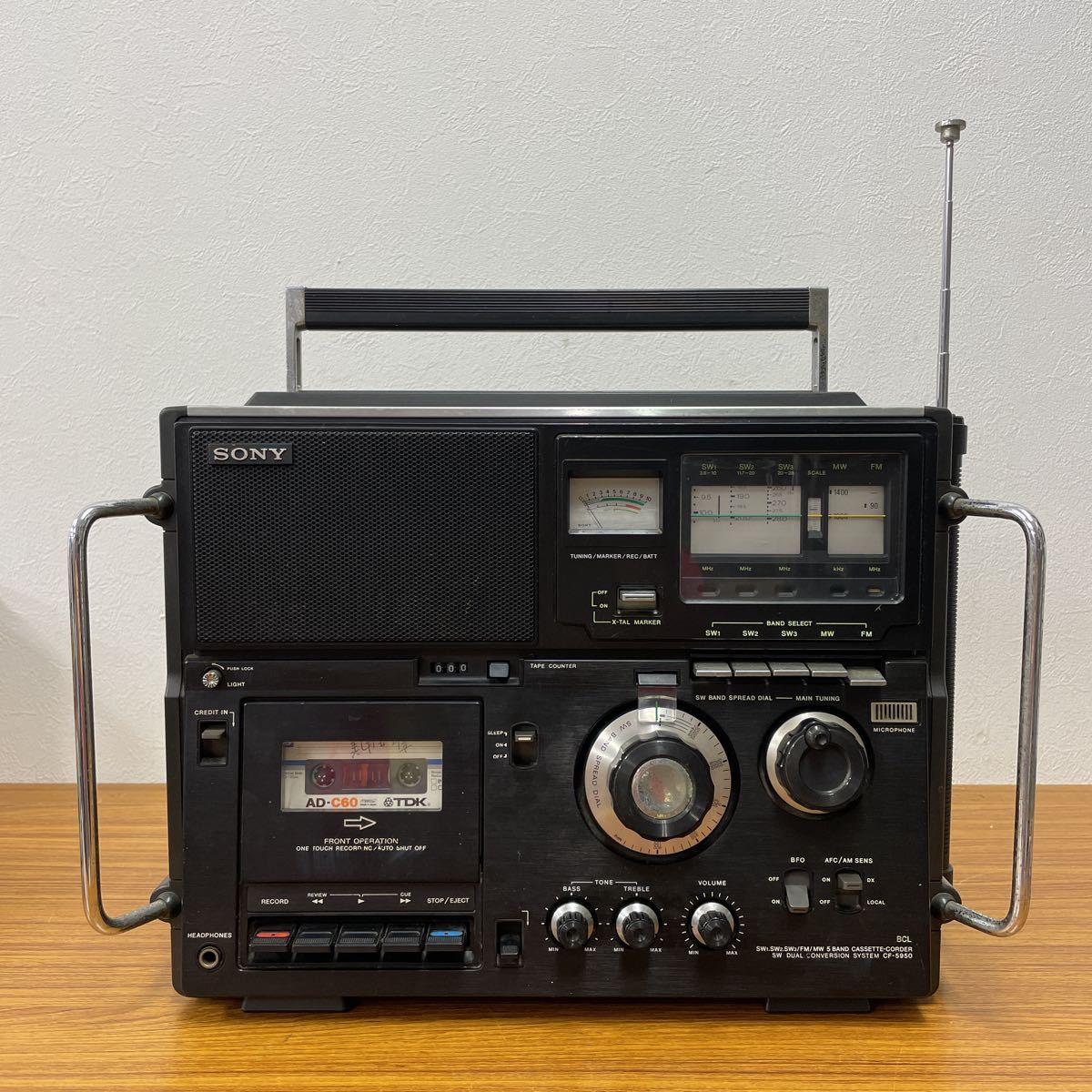 d☆SONY ソニー CF-5950 スカイセンサー BCLラジオ 通電確認済 現状品