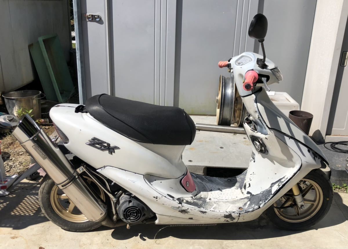 HONDA DIO ZX AF35 部品取り キックはおりますが不動 ホンダ HONDA DIO ZX AF35 部品取り キックはおりますが不動 ホンダ