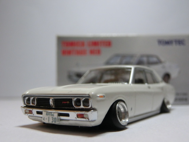 TOMYTEC トミカリミテッドヴィンテージネオ LV-N31b NISSAN LAUREL