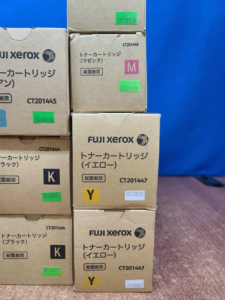 【越谷発】【FUJIFILM（旧XEROX）】☆純正未使用トナーカートリッジ☆　　CT201444~201447　★7本セット★回収ボトルCWAA0777付★(34789)_画像4