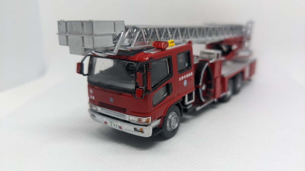 プラモデル はしご付き消防車（大津市消防局 北はしご１） 1/72 塗装済完成品