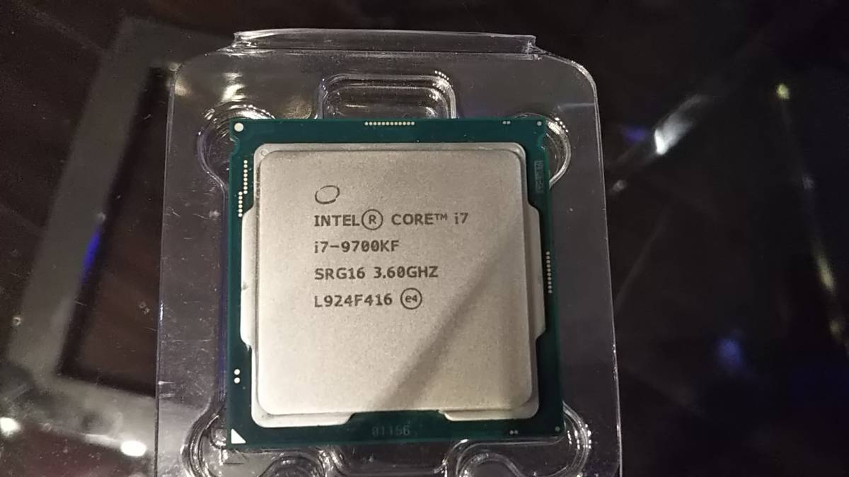 半額SALE/\半額SALE/Intel Core I7-9700KF 3.6 GHz 12MB キャッシュ