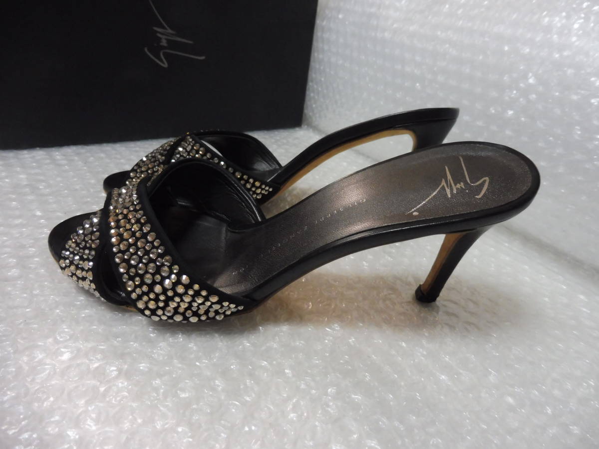 GIUSEPPE ZANOTTI Giuseppe Zanotti rhinestone sandals 37