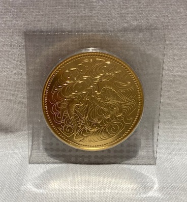 昭和天皇御在位60年記念 10万円金貨 ブリスターパック入り　K24 純金 20g １枚_画像1