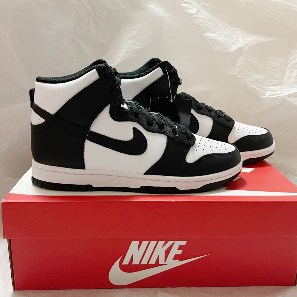 【新品】Nike WMNS Dunk High Black and White パンダ IVE着用