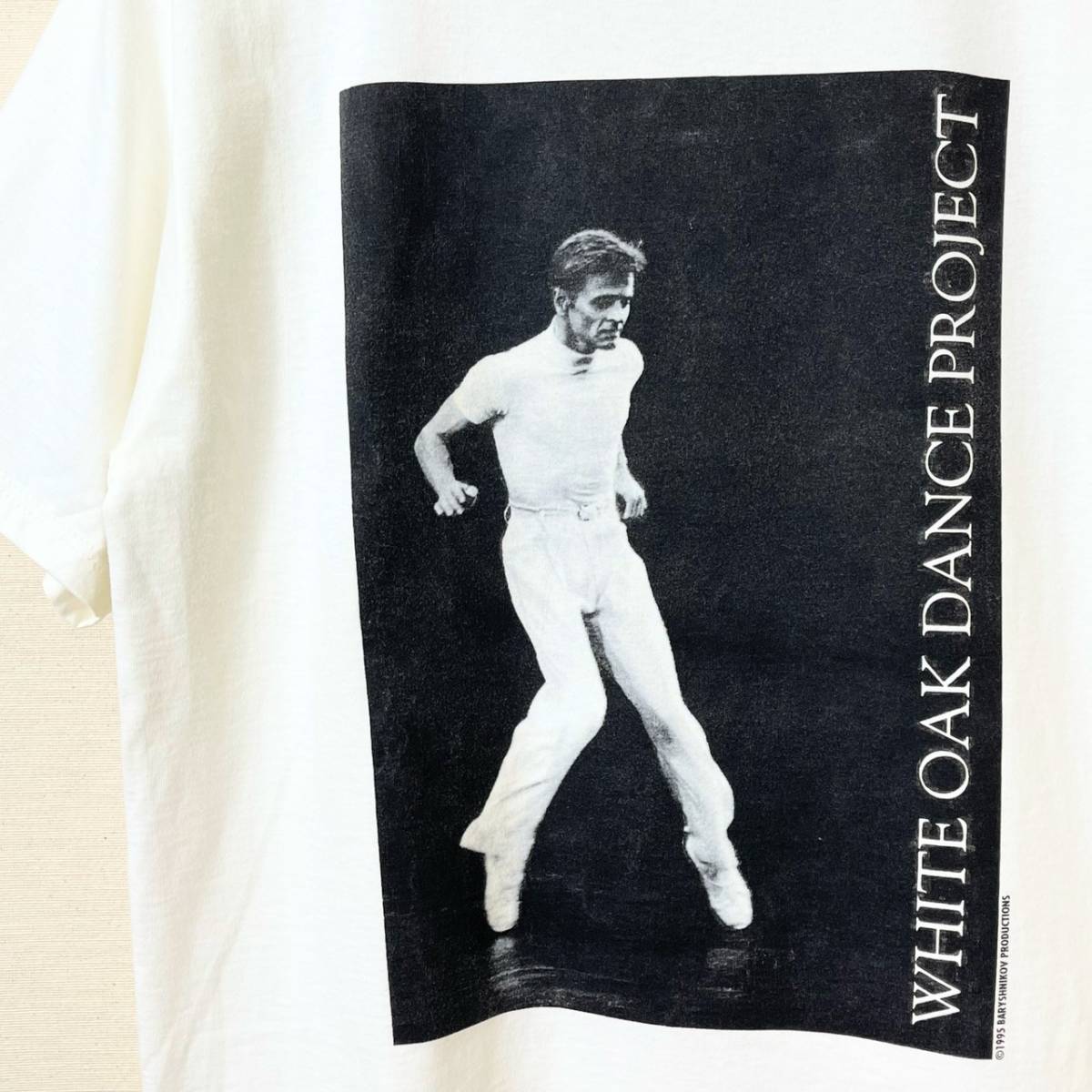 【限定価格セール！】 OAK WHITE BARYSHINIKOV デッド【 》90s Dance / Stock Dead 希少《 DANCE 】 アメリカ製 S Tシャツ ビンテージ ダンス バレエ PROJECT イラスト、キャラクター