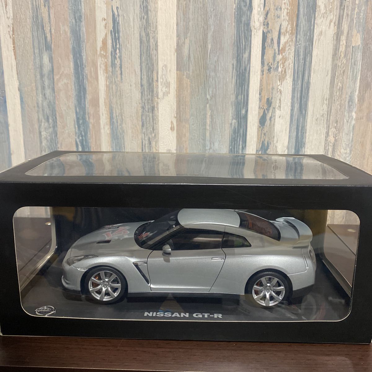 女性に人気! Amazon #23 NISMO GT-RのAutoart製の1/18サイズの