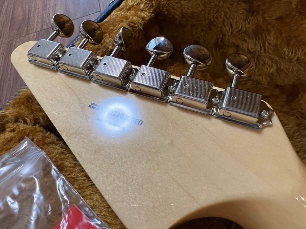 Fender Daiki Tsuneta Swinger Maple Fingerboard Vintage White Fender Daiki Tsuneta Swinger Maple Fingerboard Vintage White