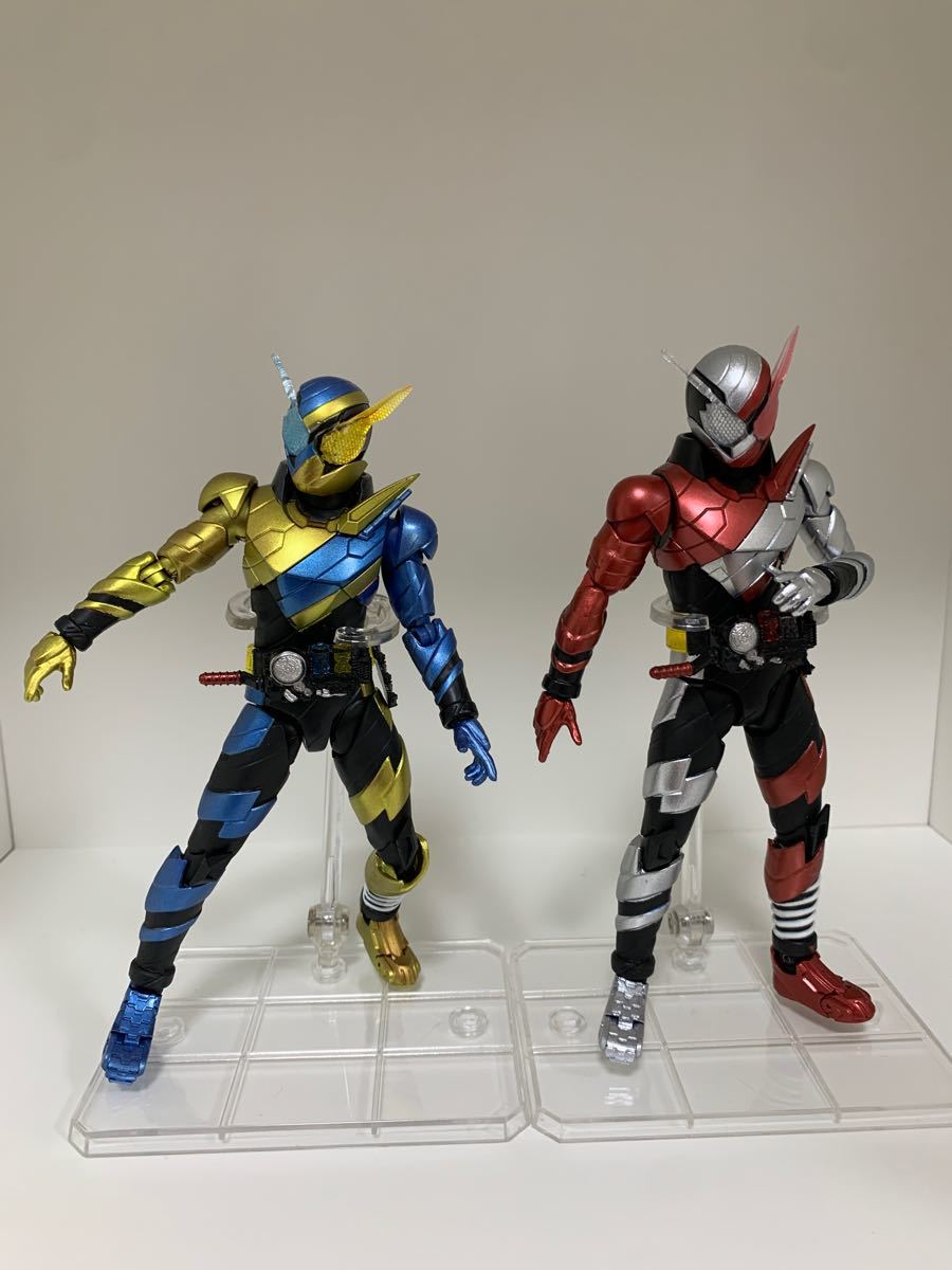 S.H.フィギュアーツ 仮面ライダービルド ルナトリガー&ヒートメタル