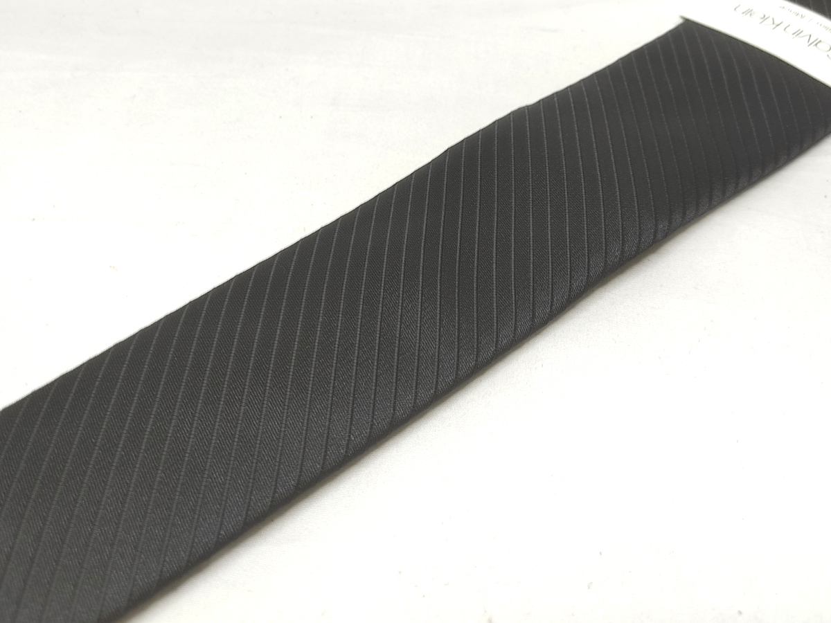 ! selling out great special price unused Calvin Klein Calvin Klein necktie stripe pattern black polyester men's suit used!