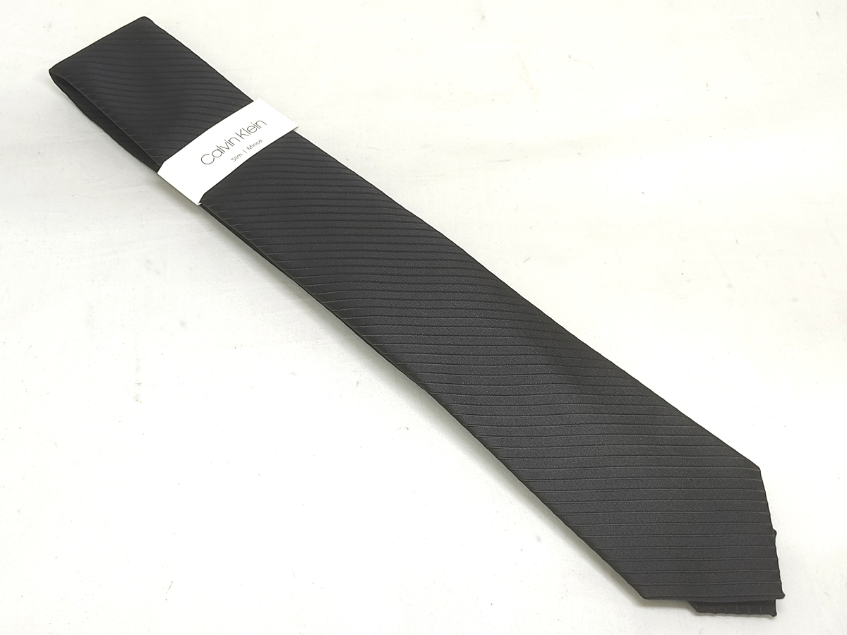 ! selling out great special price unused Calvin Klein Calvin Klein necktie stripe pattern black polyester men's suit used!