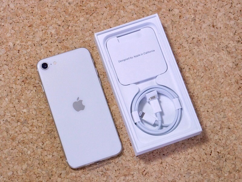 iPhone SE 第3世代 128GB スターライト (白 ホワイト) 即決あり 利用