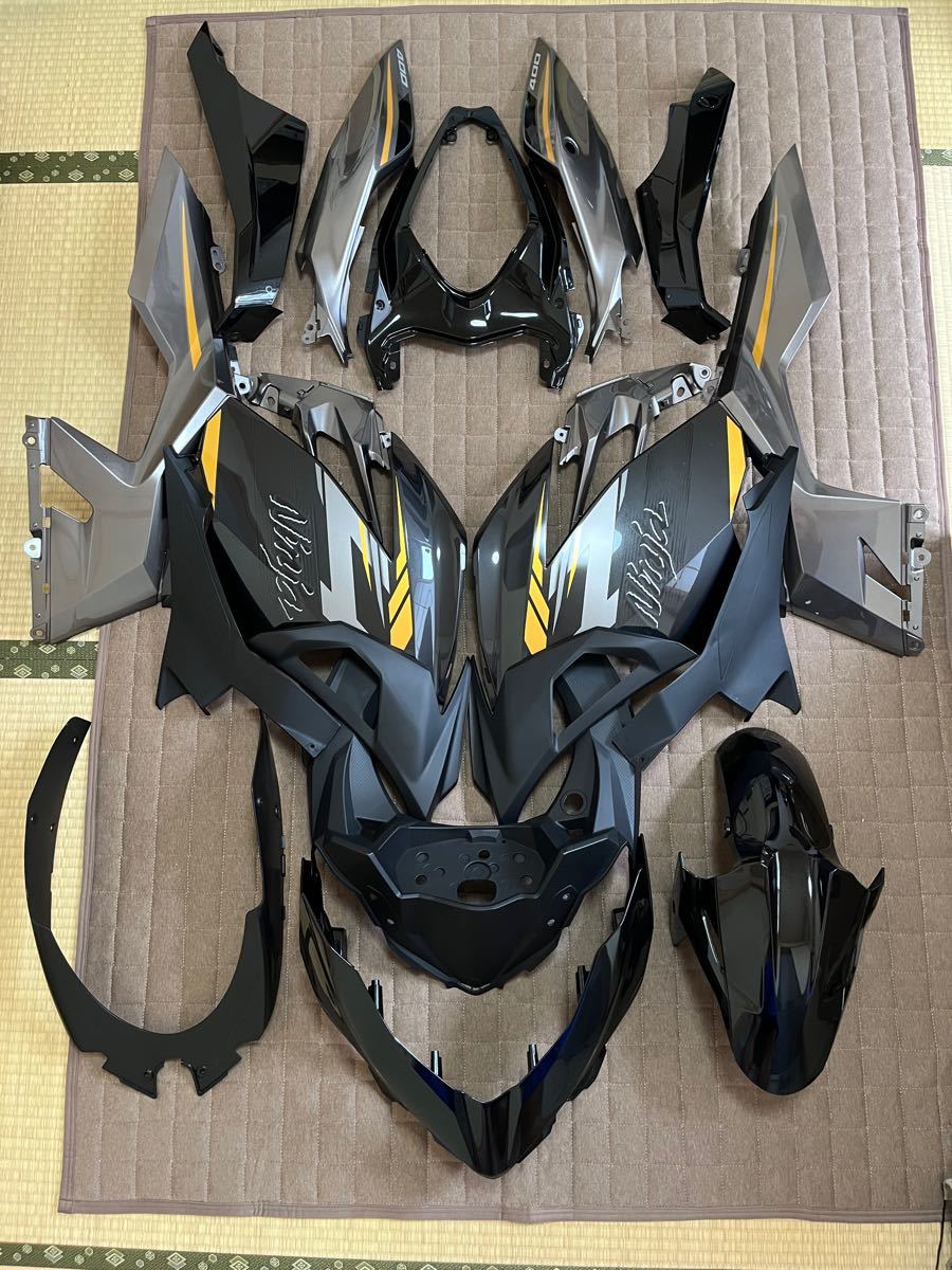 美品Ninja400純正カウルセットEX400G 2022年モデル グレー 美品Ninja400純正カウルセットEX400G 2022年モデル グレー