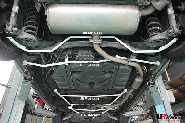 【Ultra Racing】 リアメンバーブレース ホンダ オデッセイ RC1 13/11- [RL4-3435]_画像1