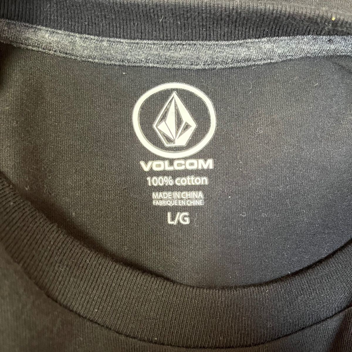 VOLCOM ボルコム Tシャツ 半袖 ロゴ ニコちゃんマーク ブラック 黒