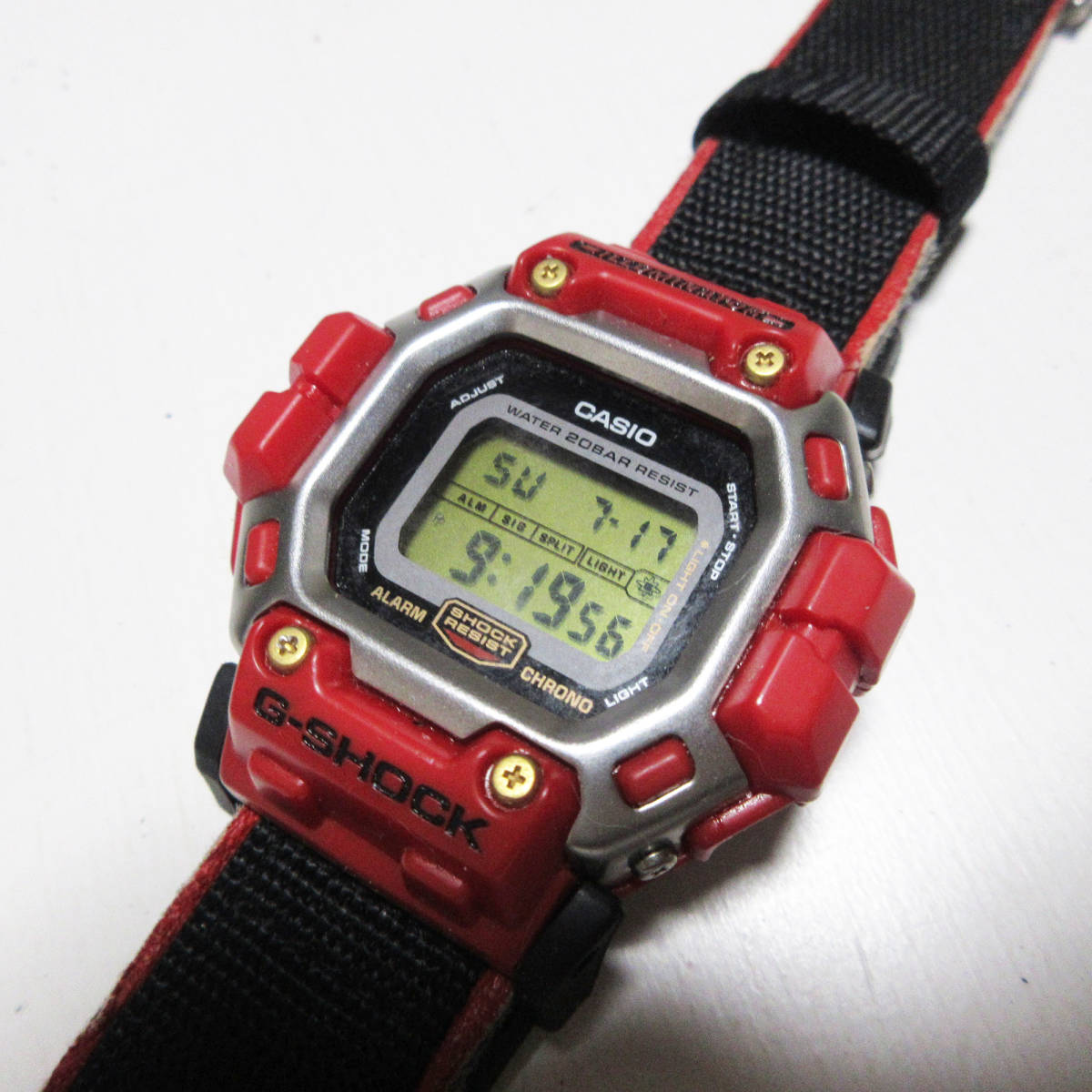 CASIO カシオ G-SHOCK Gショック 赤ガンダム DW-8300 デジタルウォッチ