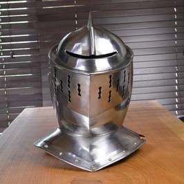  West armour middle . Europe type helmet Night helmet knight protector .. West armour plate armor - metal plate armour elmet of armor 