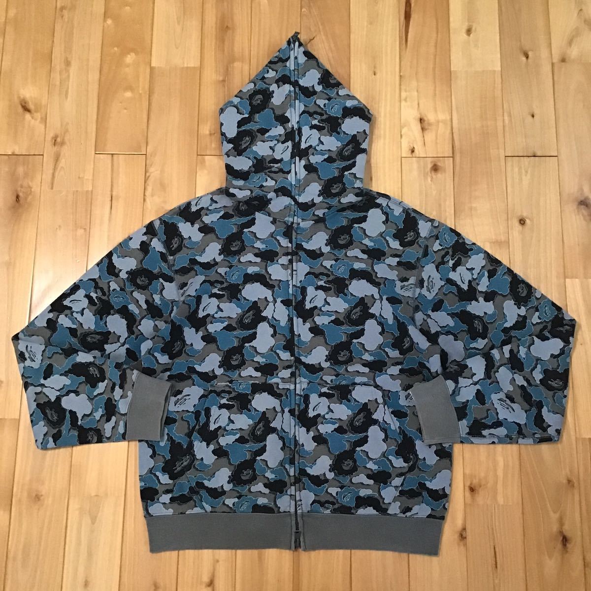 ★激レア★ kaws × bape cloud camo パーカー Sサイズ a bathing ape hoodie カウズ エイプ ベイプ アベイシングエイプ nigo 迷彩 xt3