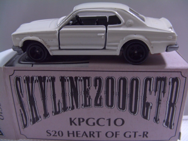 スカイライン GT-R KPGC10 ホワイト 日本製 イイノ特注Fスポ_画像2