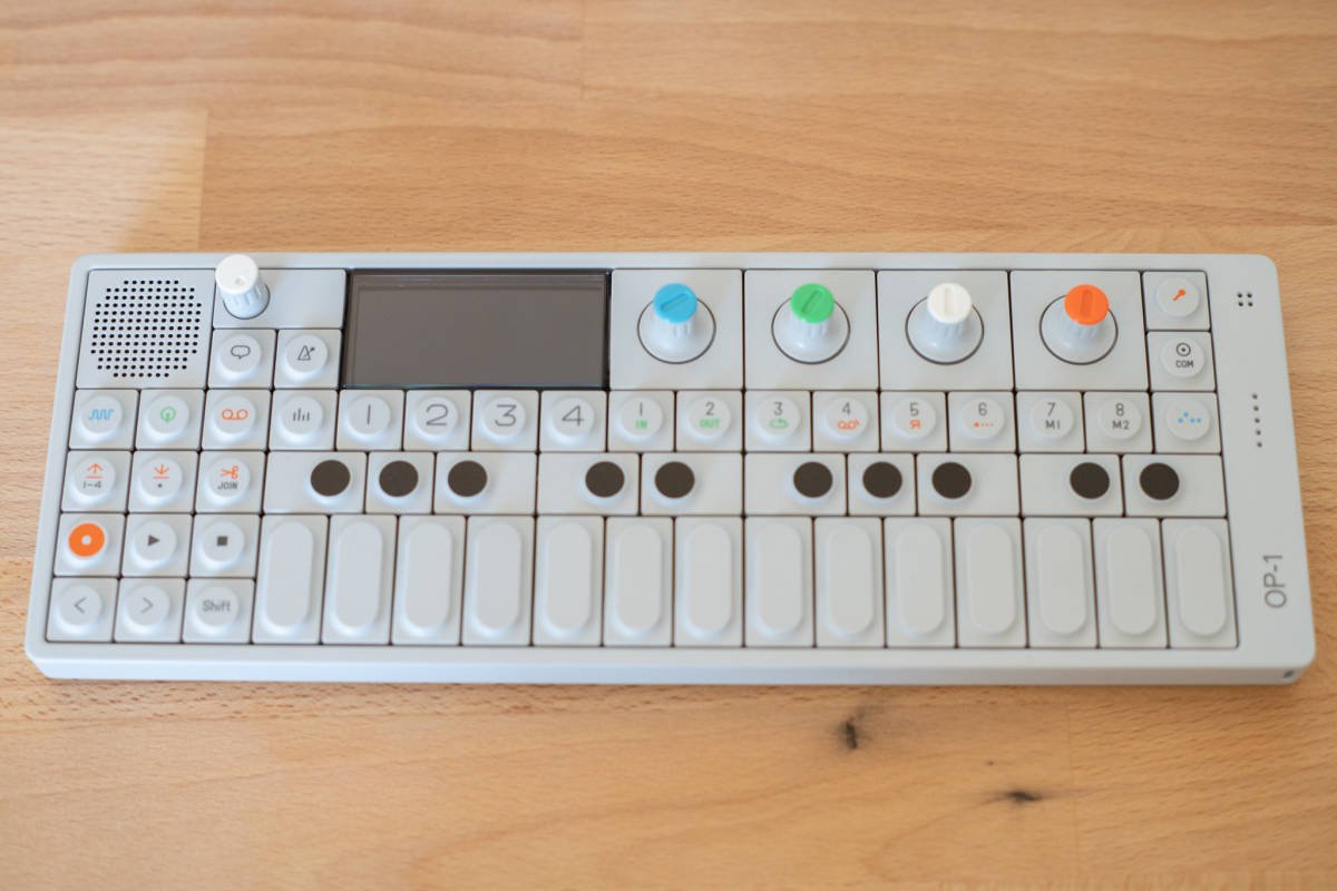 超美品+おまけ付き】Teenage engineering OP-1(送料無料