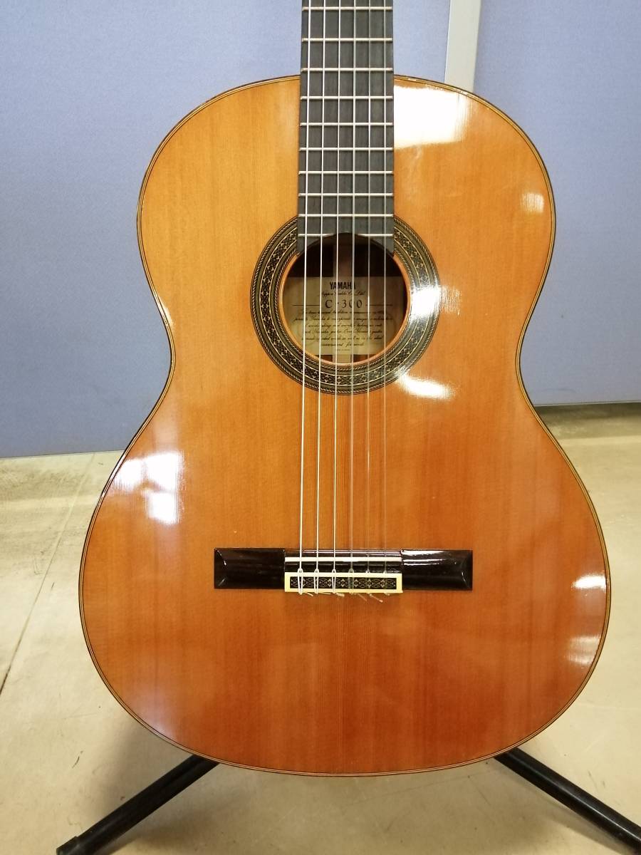 ヤマハ YAMAHA C-300 クラシックギター 美品 ハードケースつき
